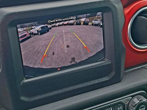 Used 2018 Jeep Wrangler Unlimited Rubicon AWD/4WD image 14