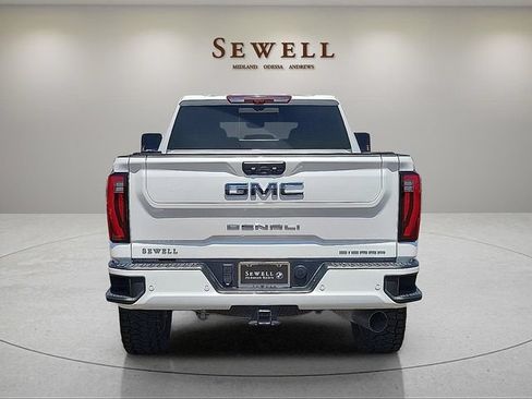 Used 2024 GMC Sierra 2500 Denali Ultimate AWD/4WD image 4