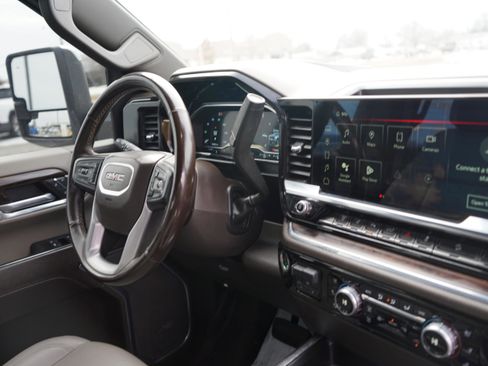 Used 2024 GMC Sierra 2500 SLT w/ SLT Convenience Package image 26