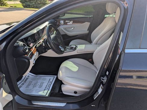 Used 2017 Mercedes-Benz E 300 4MATIC image 14