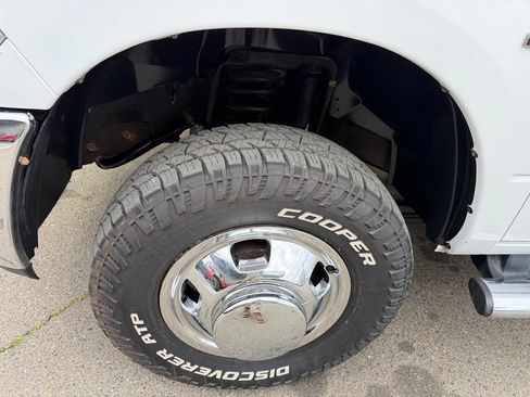 Used 2017 RAM 3500 Tradesman w/ Chrome Appearance Group image 38