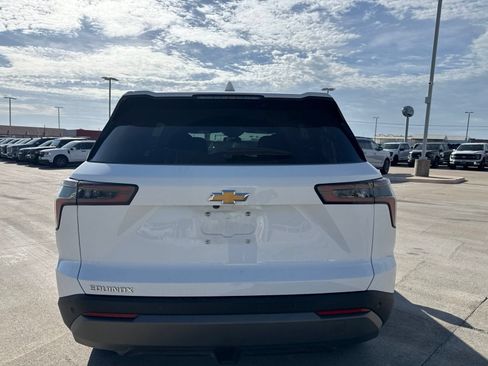 Used 2026 Chevrolet Equinox LT w/ Convenience Package II FWD image 4