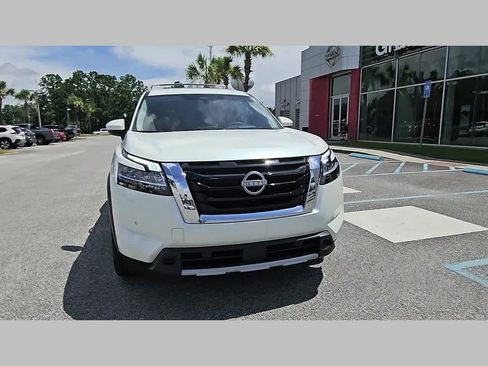 Used 2024 Nissan Pathfinder Platinum FWD image 20