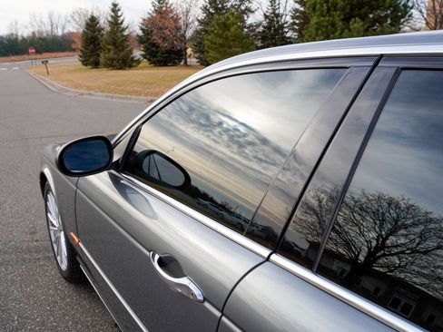 Used 2005 Jaguar XJ8 image 36