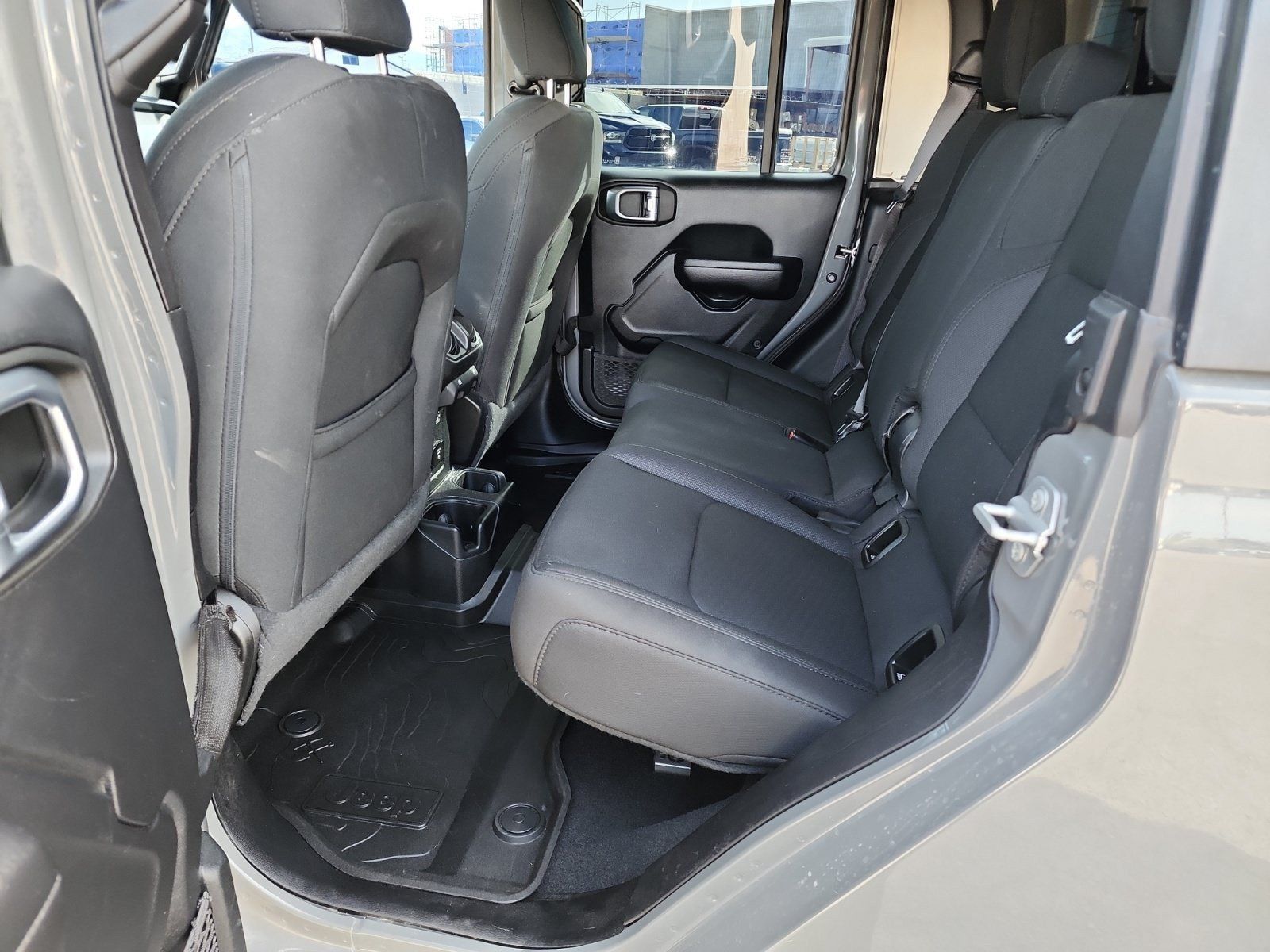 Used 2021 Jeep Gladiator Sport AWD/4WD image 26