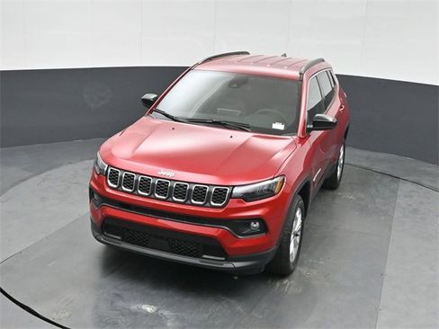 New 2026 Jeep Compass Latitude image 35
