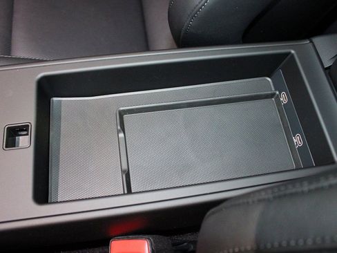 Certified 2024 Porsche 911 Carrera 4 GTS image 32