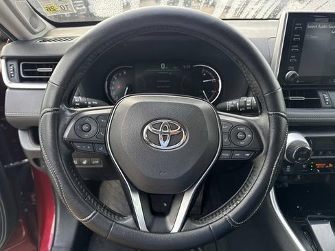 Used 2019 Toyota RAV4 Limited w/ Advanced Technology Package image 28
