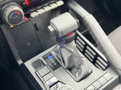 Used 2025 Toyota 4Runner TRD Off-Road image 31