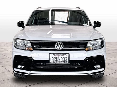 Used 2020 Volkswagen Tiguan SE R-Line FWD image 2