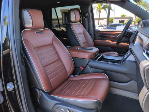 Used 2024 GMC Yukon Denali Ultimate AWD/4WD image 34