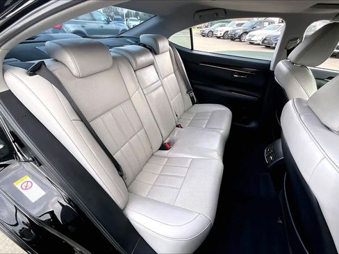 Used 2016 Lexus ES 350 image 32