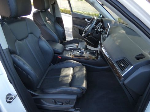 Used 2019 Audi Q5 2.0T Premium Plus w/ Premium Plus Package image 27