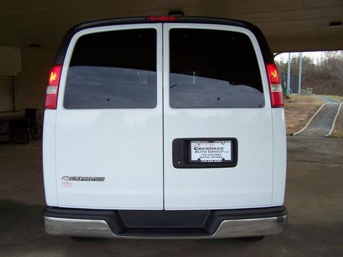 Used 2017 Chevrolet Express 2500 LT w/ LT Preferred Equipment Group image 33