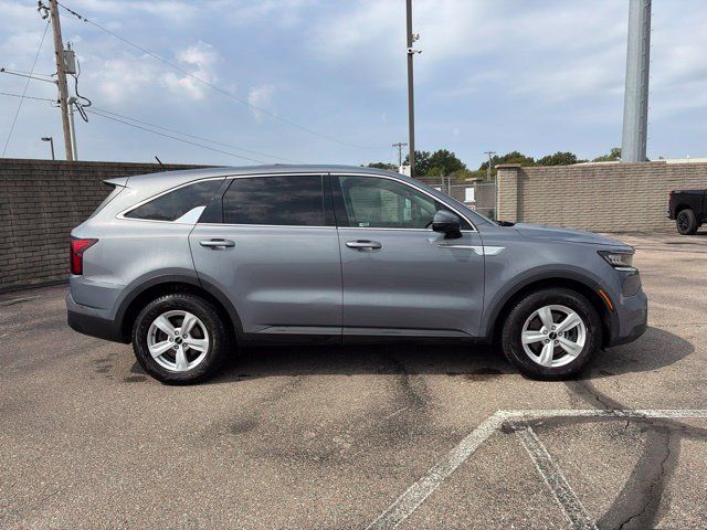 Used 2022 Kia Sorento LX FWD image 8