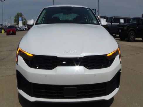 Used 2025 Kia K5 LXS FWD image 2