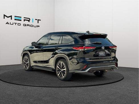 Used 2021 Toyota Highlander XSE FWD image 7