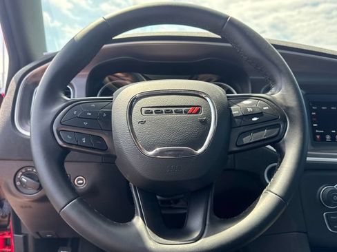 Used 2022 Dodge Charger SXT RWD image 19