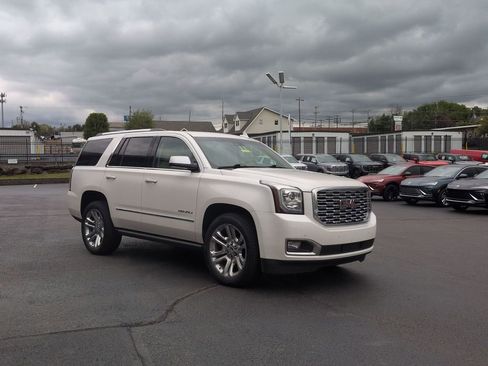 Used 2020 GMC Yukon Denali w/ Denali Ultimate Package AWD/4WD image 3