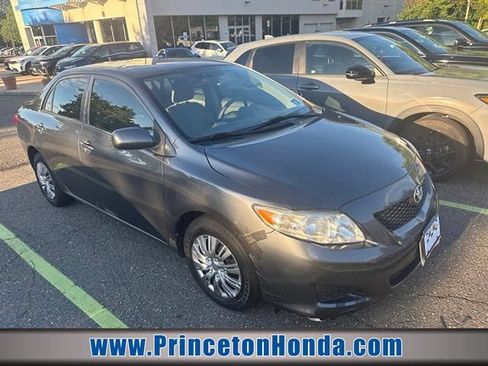 Used 2010 Toyota Corolla LE FWD image 1