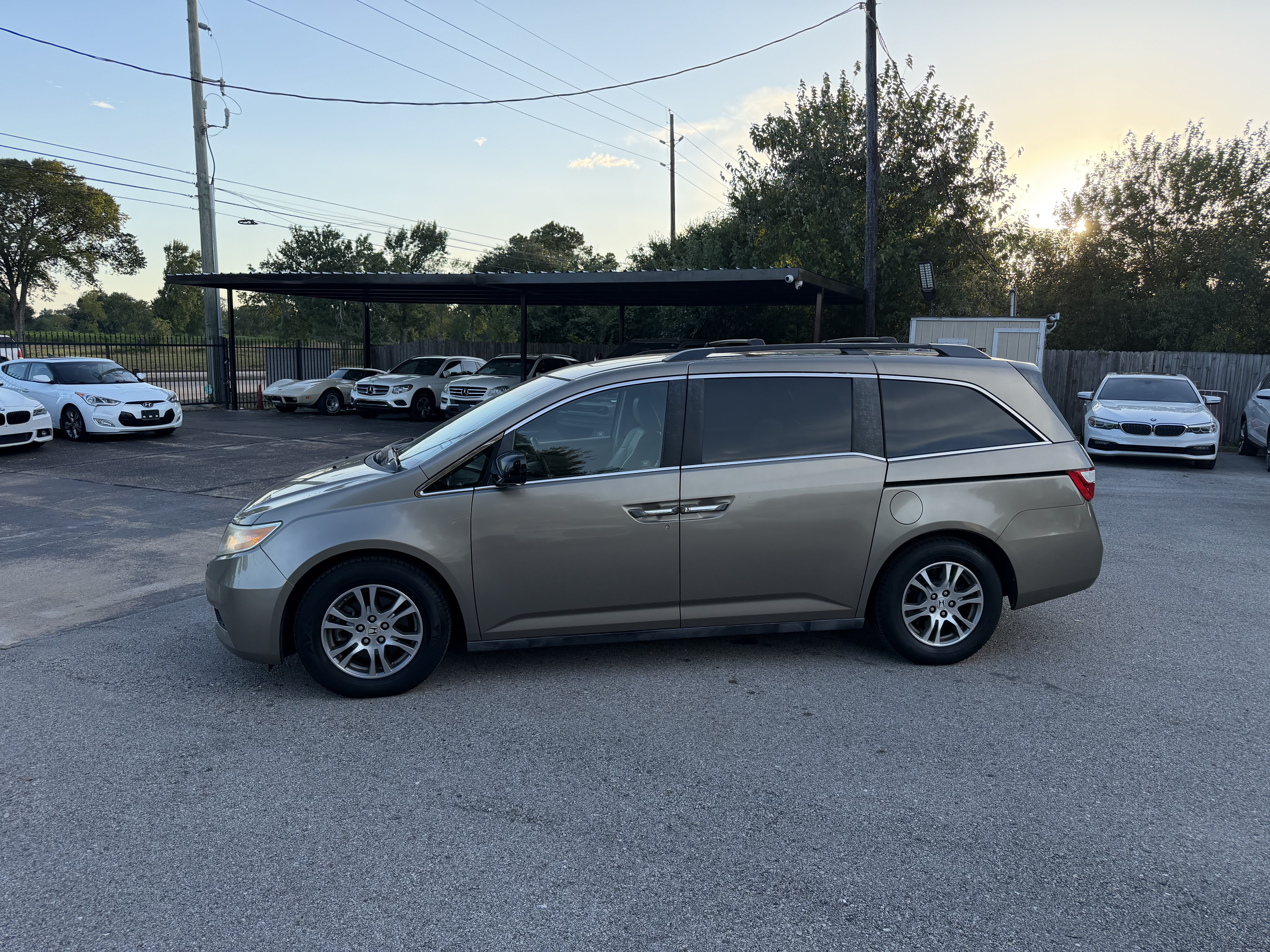 Used 2011 Honda Odyssey EX-L image 3