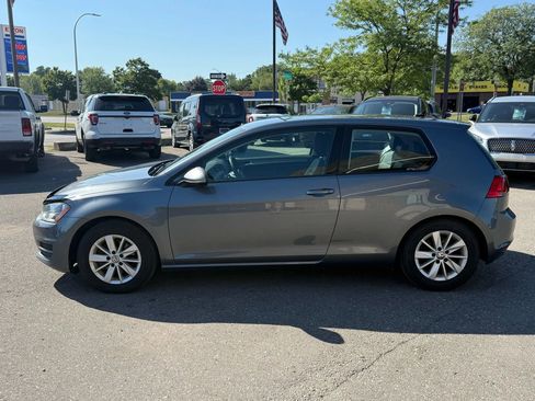 Used 2015 Volkswagen Golf S image 8