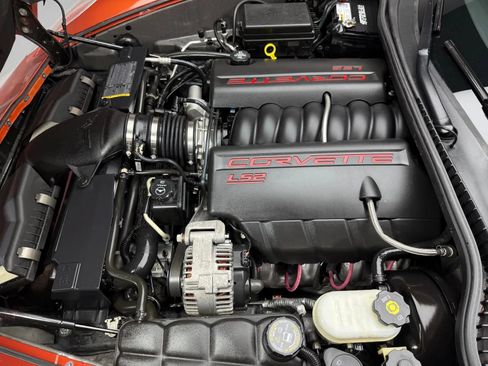 Used 2005 Chevrolet Corvette Coupe w/ Preferred Equipment Group RWD image 11