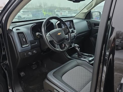 Used 2022 Chevrolet Colorado Z71 w/ Z71 Midnight Edition image 7
