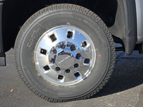 New 2026 GMC Sierra 3500 Denali Ultimate image 9