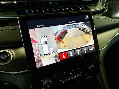 Used 2023 Jeep Grand Cherokee 30th Anniversary image 25