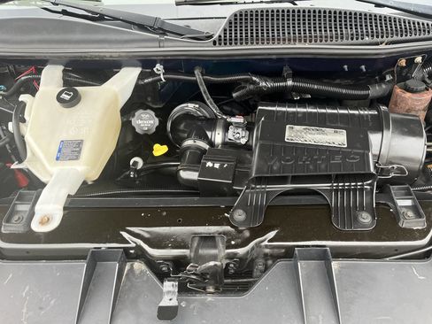 Used 2016 Chevrolet Express 2500 image 12