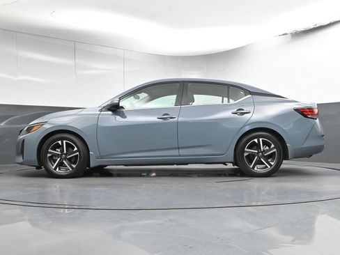 Used 2024 Nissan Sentra SV image 27