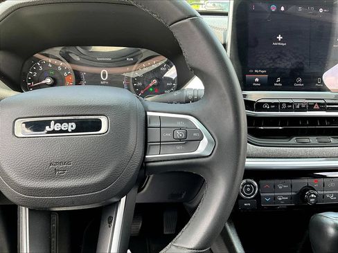 Used 2024 Jeep Compass Latitude AWD/4WD image 12