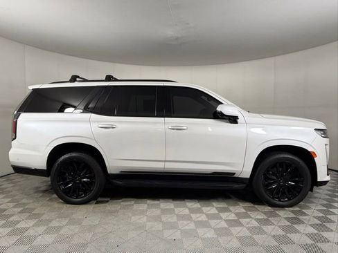 Certified 2022 Cadillac Escalade Premium Luxury image 10