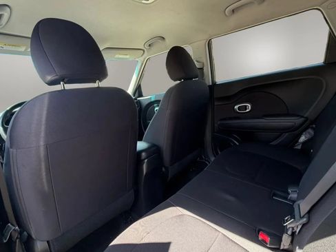 Used 2015 Kia Soul FWD image 12