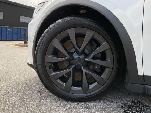 Used 2022 Tesla Model X Plaid image 17