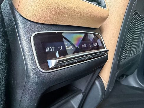 Used 2024 Mercedes-Benz GLE 350 4MATIC image 38