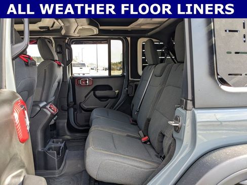 Used 2025 Jeep Wrangler Willys image 15