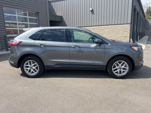 Used 2024 Ford Edge SEL w/ Convenience Package AWD/4WD image 4