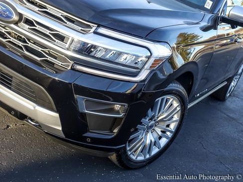 Used 2024 Ford Expedition Platinum image 8