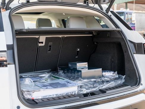 New 2025 Land Rover Range Rover Evoque S image 23