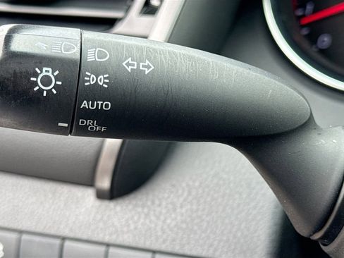 Used 2018 Toyota Camry XSE image 12