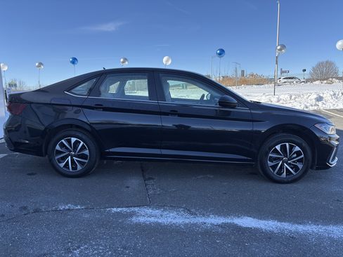 Certified 2025 Volkswagen Jetta S image 7