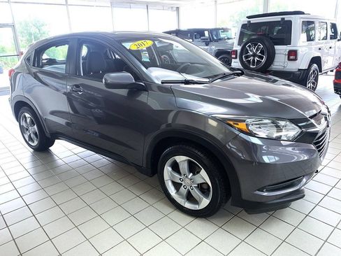Used 2017 Honda HR-V LX image 4