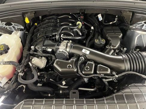 Used 2024 Jeep Grand Cherokee Altitude image 27