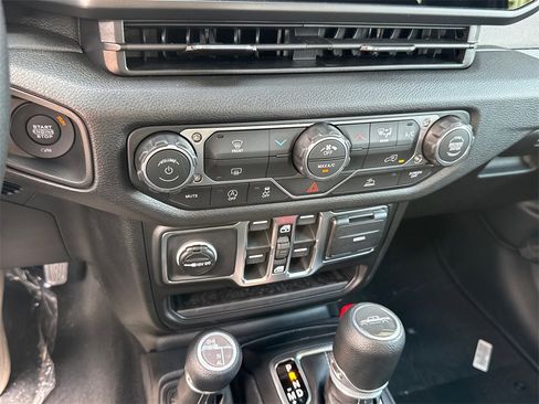 New 2026 Jeep Gladiator Sport image 29