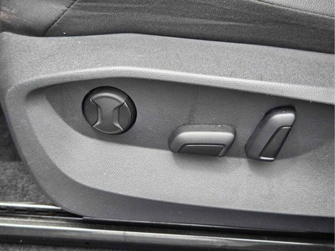 Used 2023 Volkswagen Tiguan SE FWD image 20