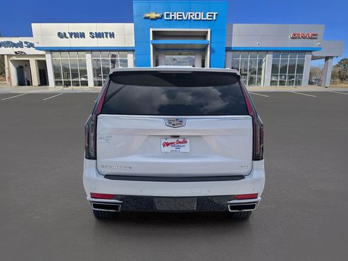 Used 2023 Cadillac Escalade ESV Premium Luxury image 9