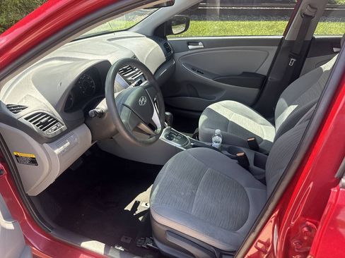Used 2017 Hyundai Accent SE FWD image 2