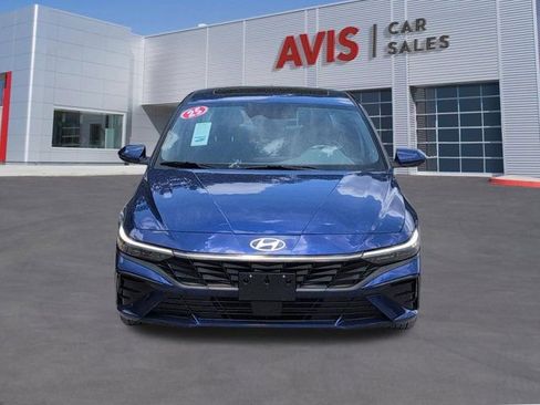 Used 2025 Hyundai Elantra SEL FWD image 2